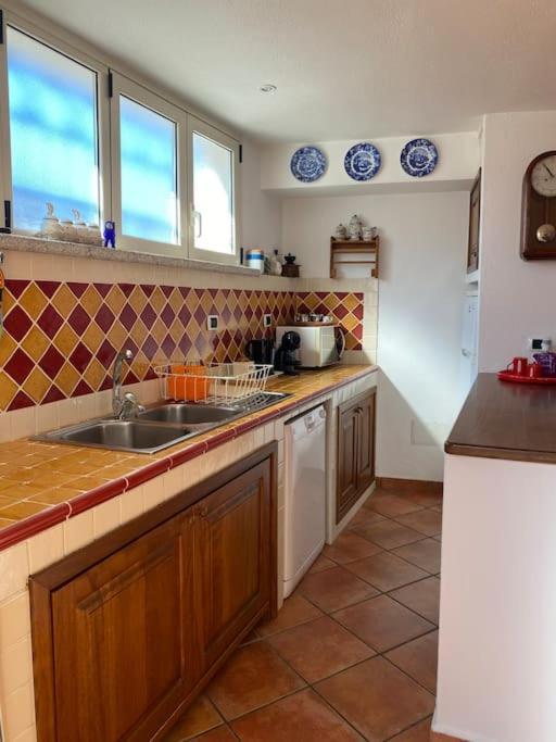 Solemare Apartment Палау Екстериор снимка