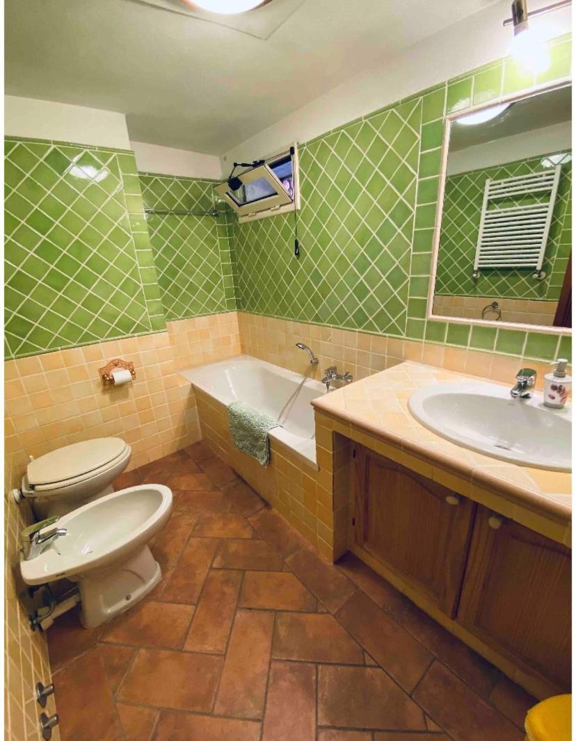Solemare Apartment Палау Екстериор снимка