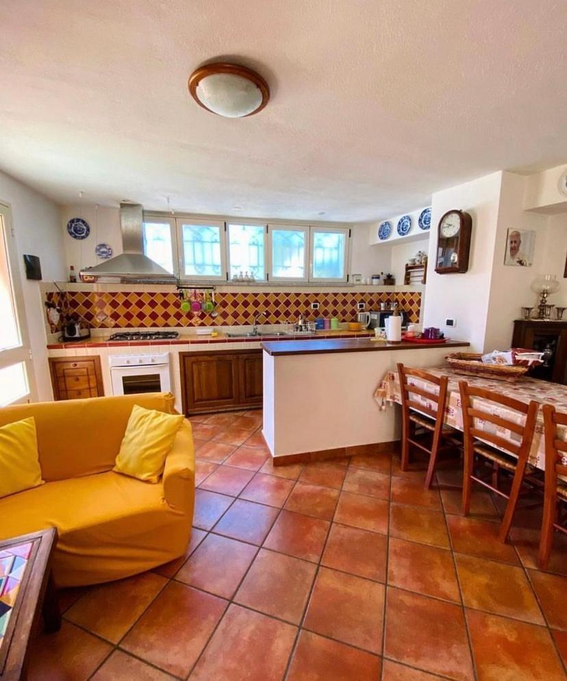 Solemare Apartment Палау Екстериор снимка